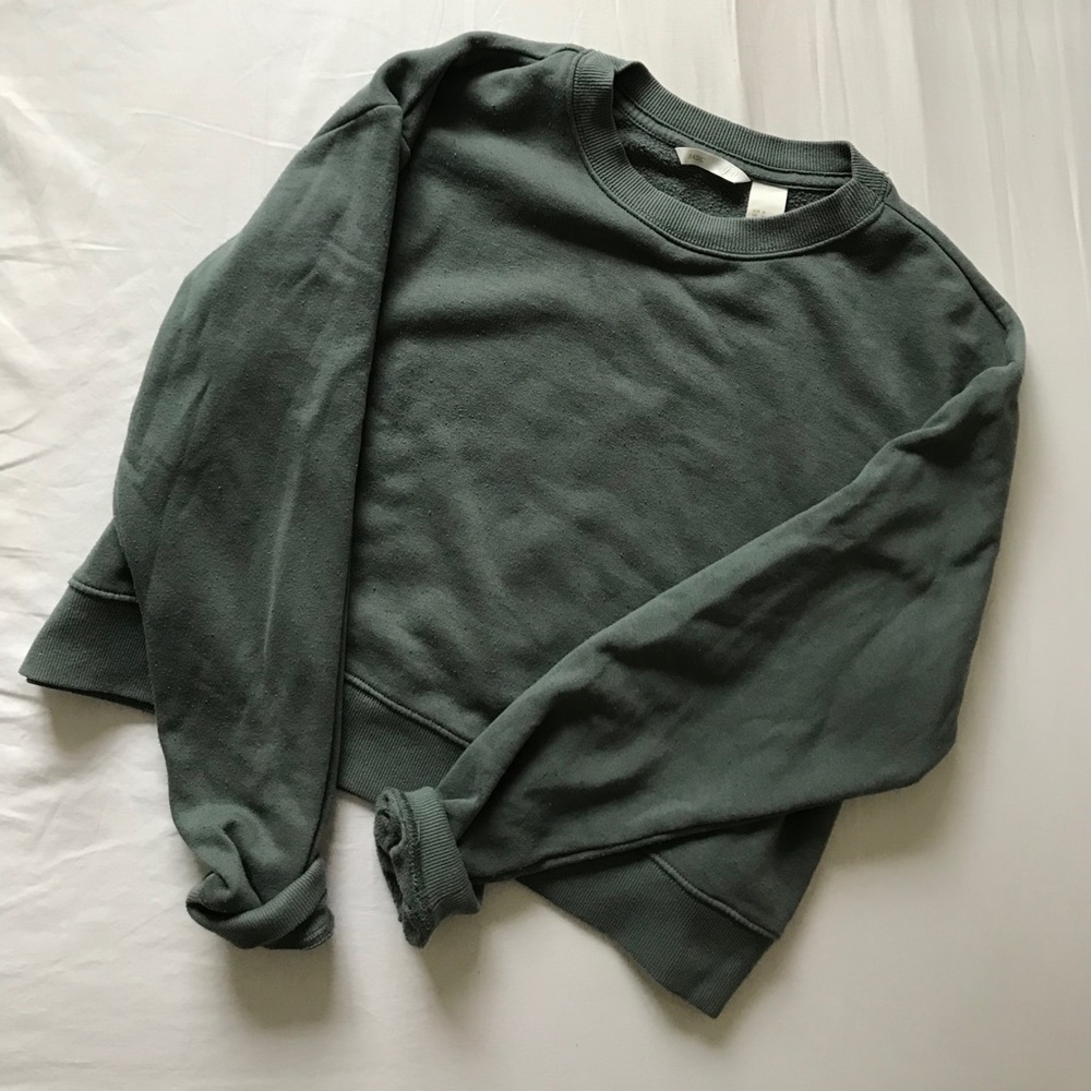 OCT 10 CLOSING H&M Boxy Pullover Sweatshirt